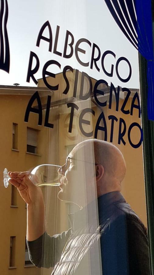 Albergo Residenza Al Teatro Údine Exterior foto